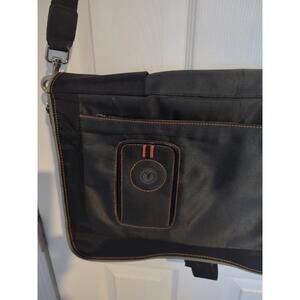 Targus Laptop Messenger Bag 17" x 13" x 4" Soft, Slightly Padded, Crossbody